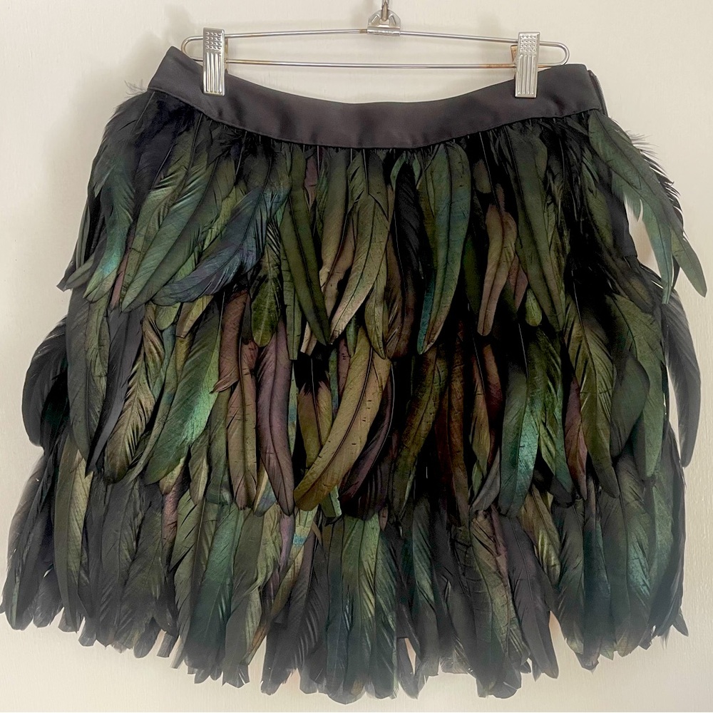 EXPRESS edition feather mini skirt, size 4. Excellent/like new condition.
